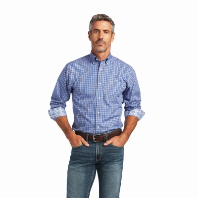 Blue Ariat Wrinkle Free Ezrah Fitted Men's Shirts | CBYQ34892