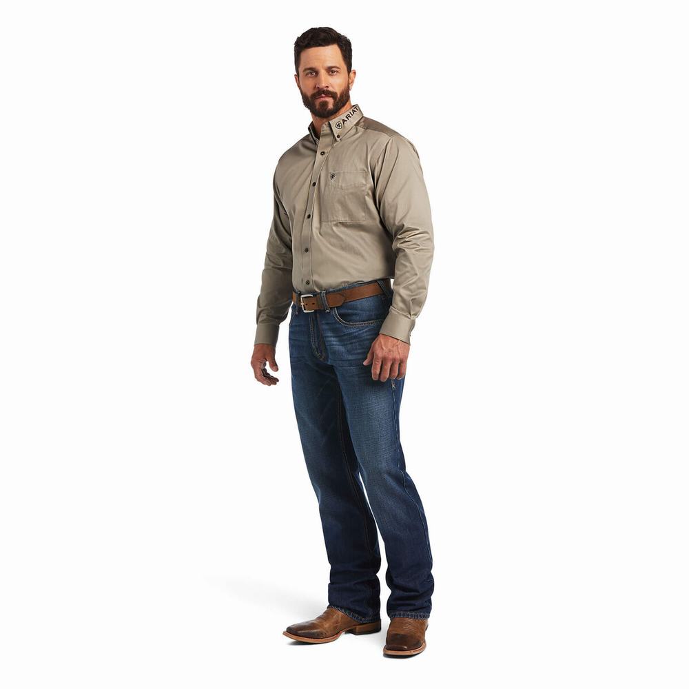 Camo Ariat Team Logo Twill Classic Fit Men's Shirts | UIKE49085