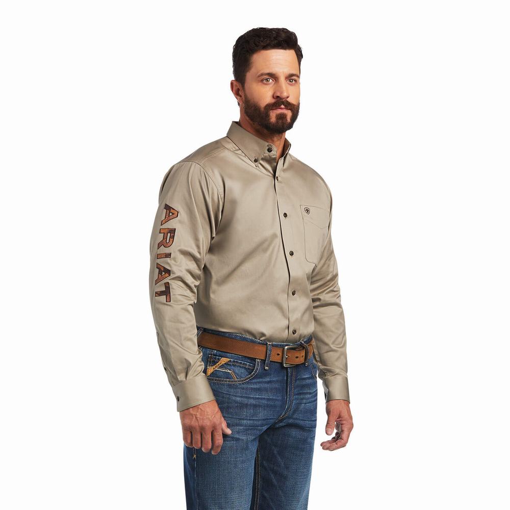 Camo Ariat Team Logo Twill Classic Fit Men\'s Shirts | UIKE49085