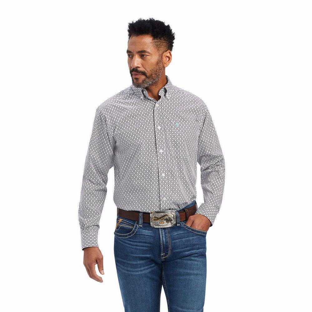 White Ariat Finleigh Classic Fit Men\'s Shirts | IRET62491