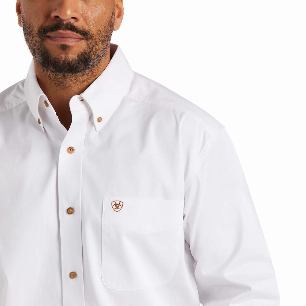 White Ariat Solid Twill Classic Fit Men's Shirts | TXUV16823