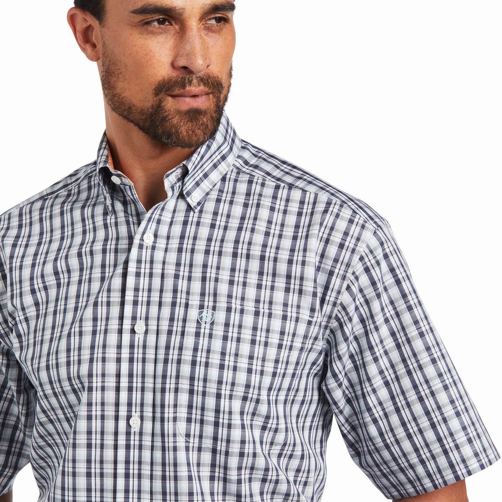 White Ariat Wrinkle Free Yash Classic Fit Men's Shirts | LEWC04597